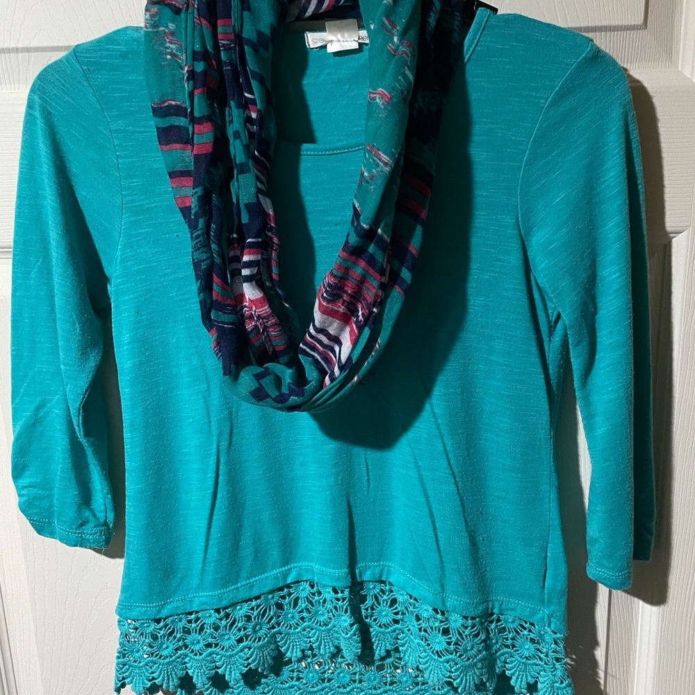 Girls 3/4 sleeve top with coordinating scarf